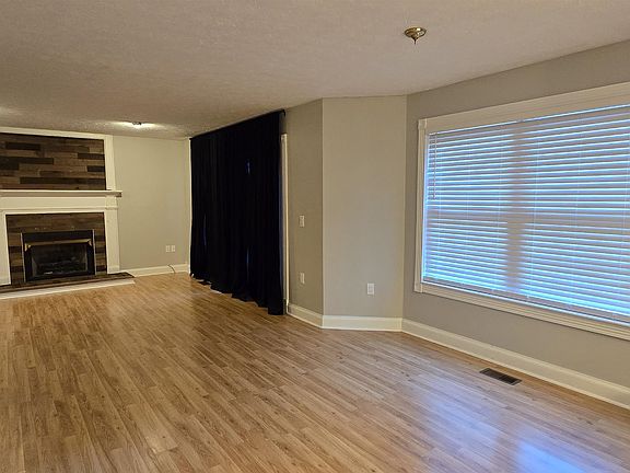4th image of 4700 Canterbury Ct