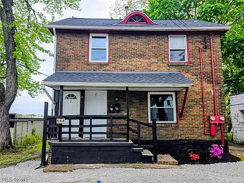 958 E Wilbeth Rd #LOWER Photo 1