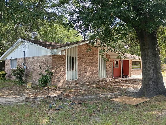 3rd image of 211 Collegeview