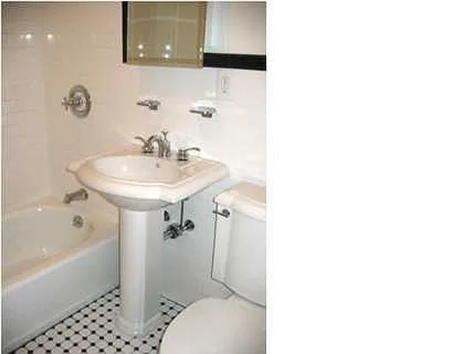 Rented by Harlem Lofts | media 22