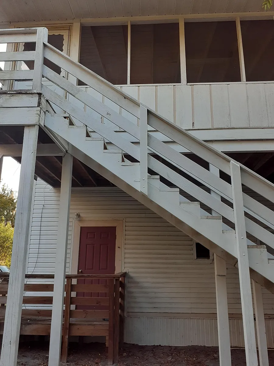 Building Photo - 114 N Dade Ave #C