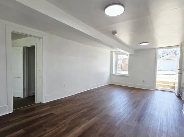 4 S 4th St #1, Oxford, PA 19363
