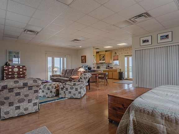 3rd image of 470 County Road 2137
