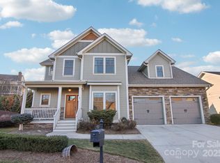 11 Barnrock Dr, Mills River, NC 28759