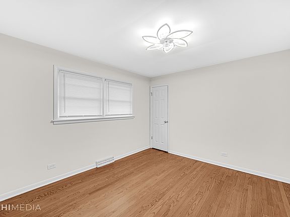 5th image of 439 Paxton Ave