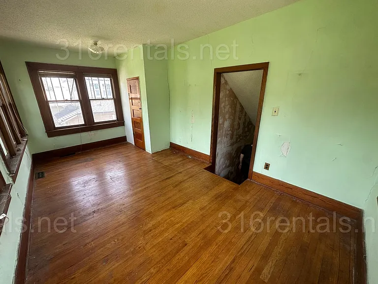 137 N Athenian Ave — Photo 19