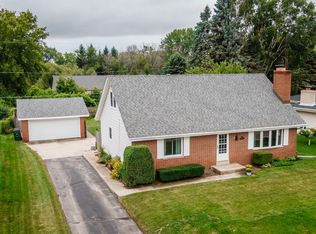 423 Hialeah Dr, Racine, WI 53402