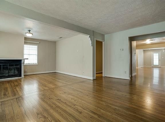 3rd image of 104 Cliffdale Ave
