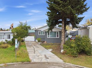 176 Lee Ridge Rd NW, Edmonton, AB T6K 0M9