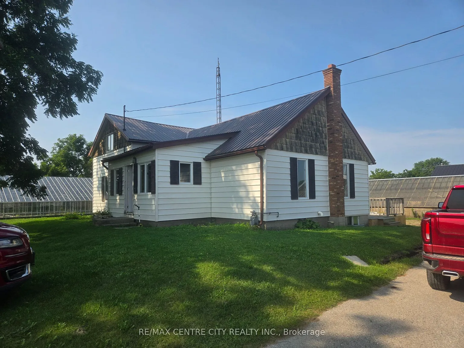 4 bed, $2,200 — Photo 2