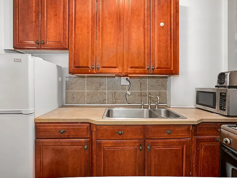 36 W 35th St #C6 — Photo 3