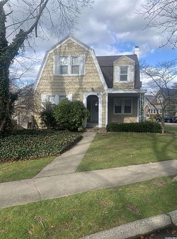 1st image of 1554 Moffitt Ave