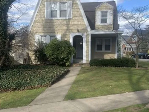 1554 Moffitt Ave, Hewlett, NY 11557