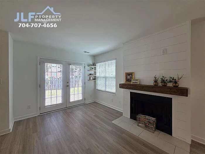 1525 Briar Creek Rd #B — Photo 7
