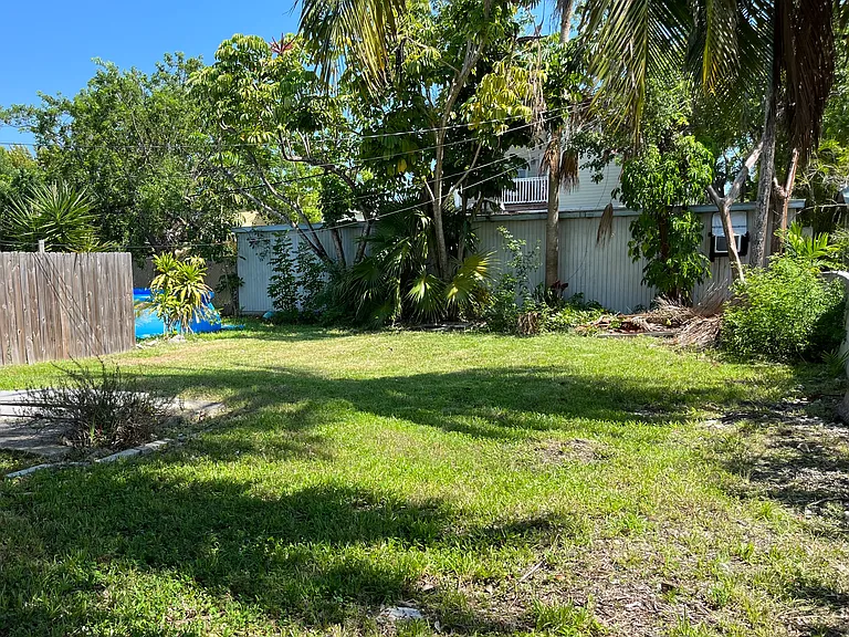 2406 Harris Ave — Photo 7