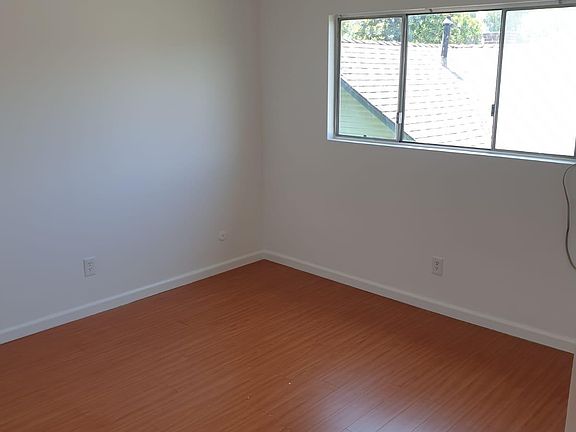 4th image of 3455 La Clede Ave