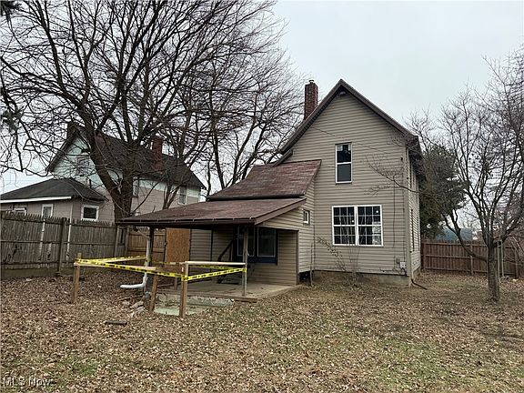 2nd image of 1373 Park Ave SW