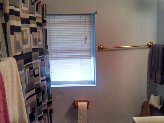 3rd image of 2318 Wilson Ave