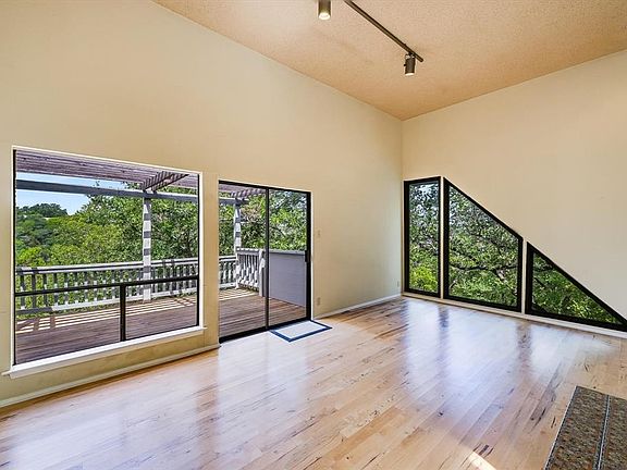 4th image of 8804 Mountain Path Cir