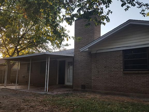 5th image of 829 Marlene Dr