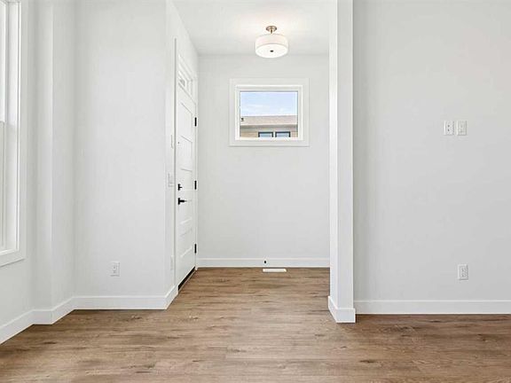 2nd image of 49 NE Silverton Glen Way SW