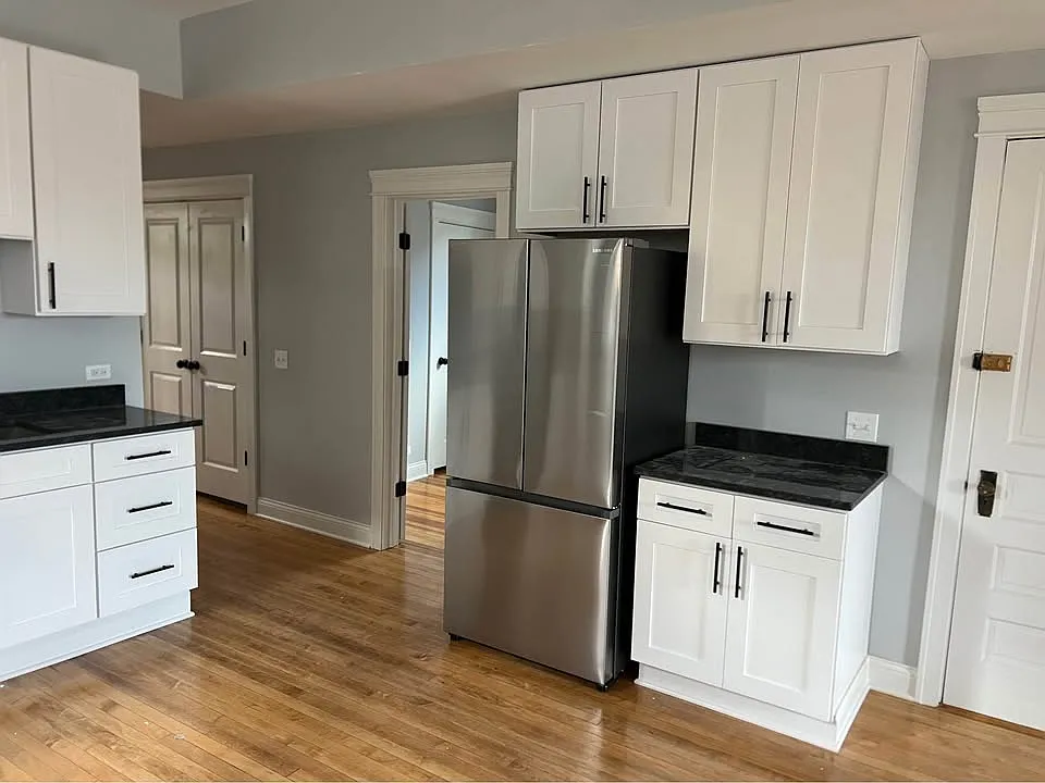 Building Photo - 3707 W Diversey Ave #3