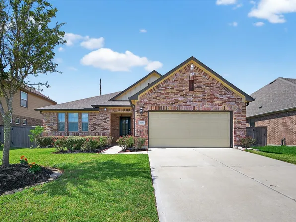2726 Tumlinson Dr, Fresno, TX 77545