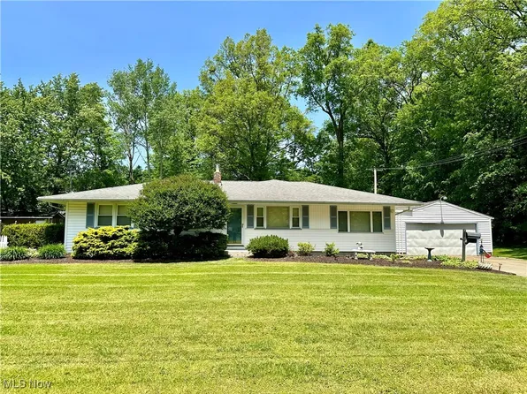 195 Fairlawn Ave, Niles, OH 44446