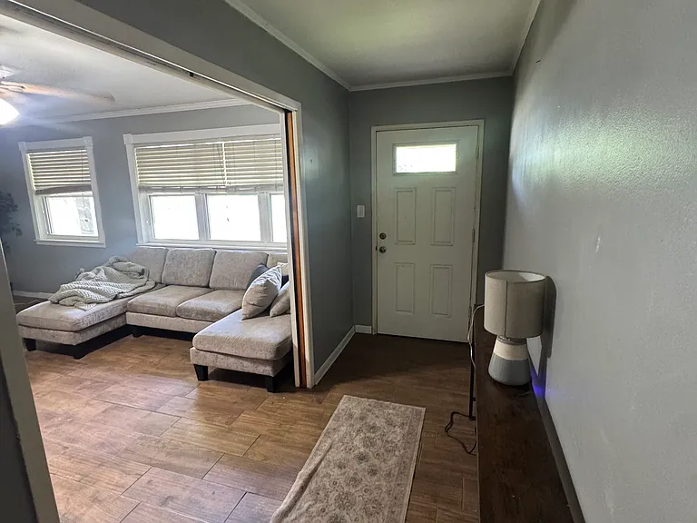2808 Williamsburg Rd — Photo 3