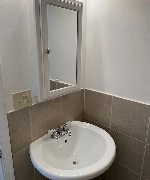 1812 Christian St #1F — Photo 6