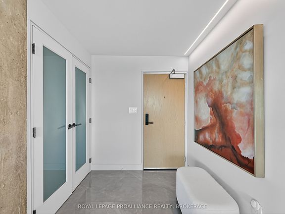 4th image of 165 Ontario St #505