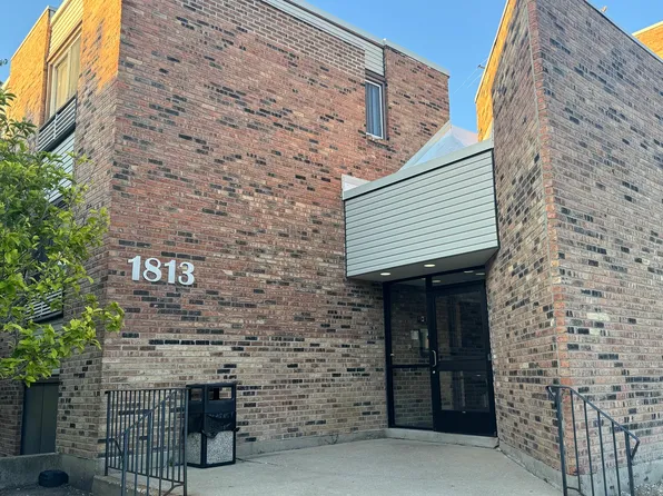 1813 Hemlock Pl APT 206, Schaumburg, IL 60173