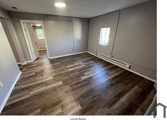 5th image of 157 Church St