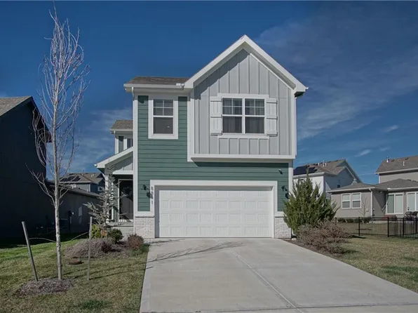 8811 SW 9th St, Blue Springs, MO 64064