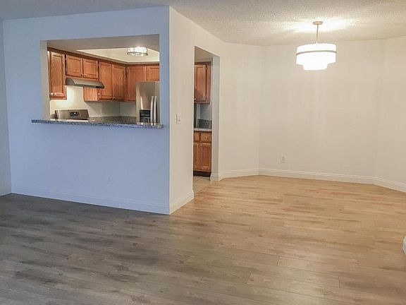5th image of 1554 E Wilson Ave APT 8