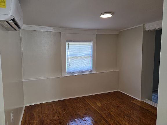 3rd image of 3409 Hope Valley Rd #5