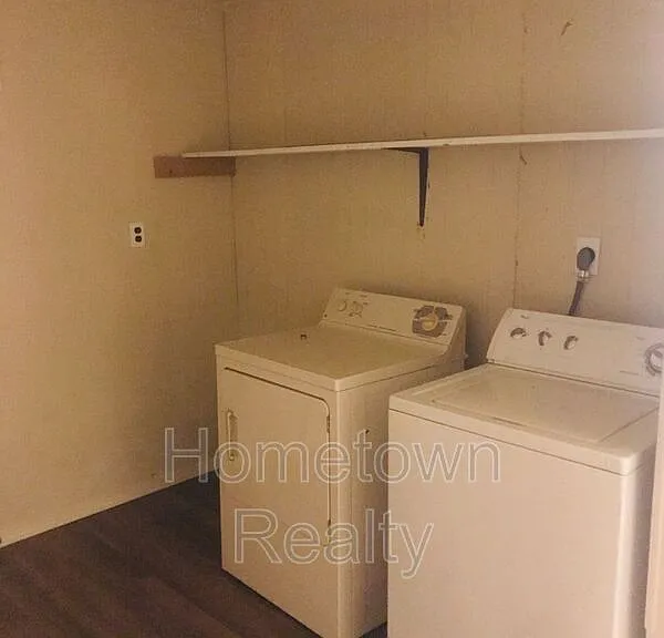 1225 S Lee Ave #A — Photo 8