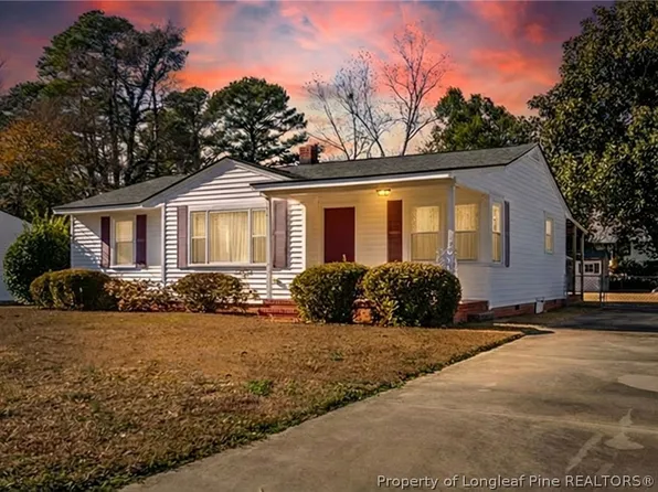 816 Sandalwood Dr, Fayetteville, NC 28304