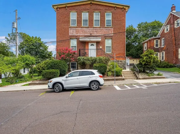 815 W Chestnut St APT A, Perkasie, PA 18944