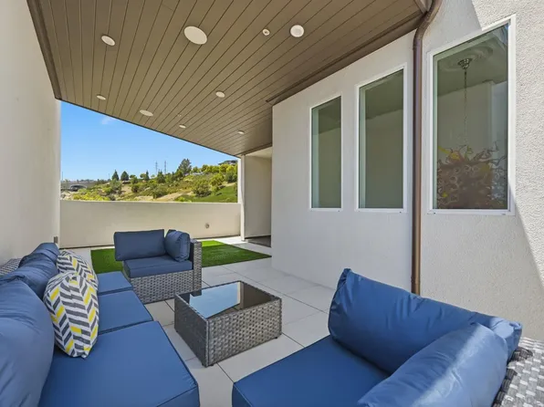 2806 Avella Cir, San Diego, CA 92108