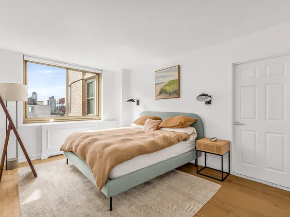 30 West 63rd Street image 4 of 7