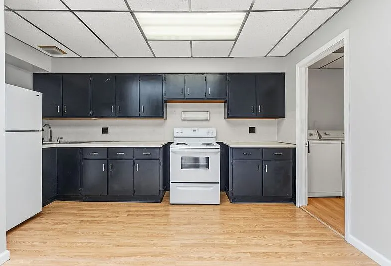 2 bed, 1.0 bath, 1200 sqft, $975 — Photo 2