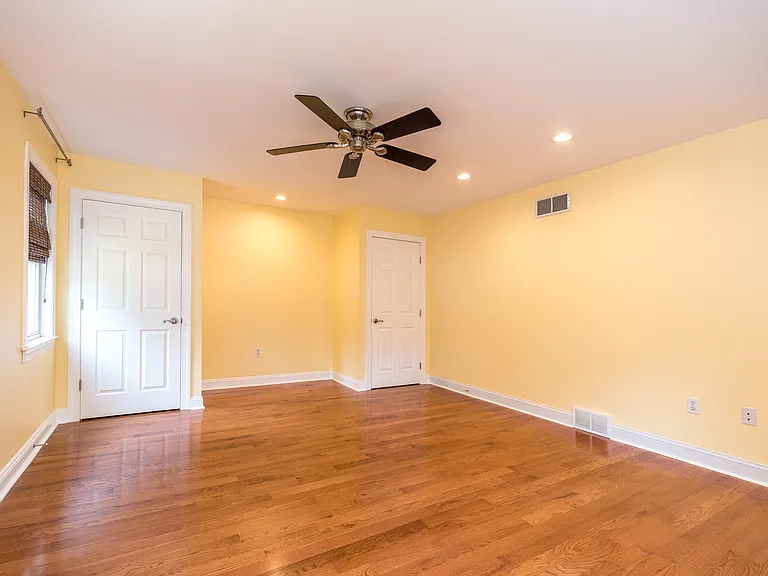 2477 Walnut St — Photo 45