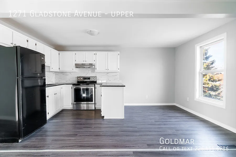 1271 Gladstone Ave — Photo 4