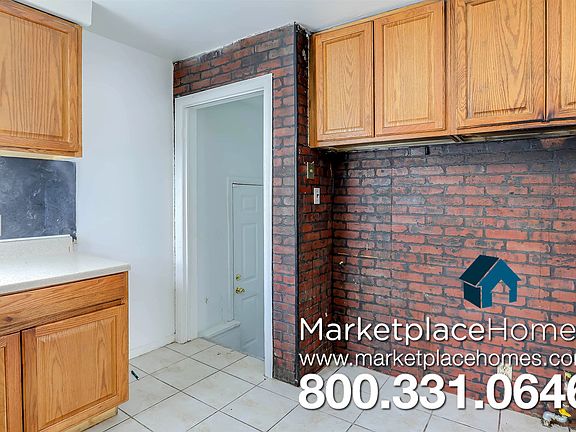 5th image of 20456 Norwood St