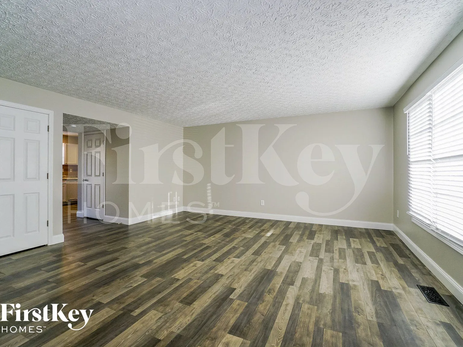 3 bed, 2.5 bath, 1730 sqft, $2,880 — Photo 3