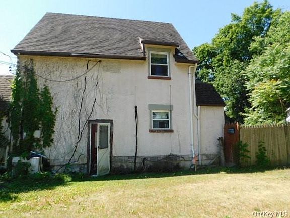 3rd image of 11 Richman Ave