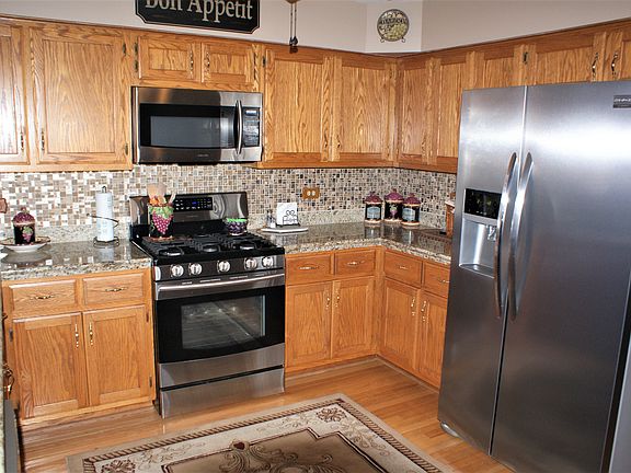 5th image of 1540 Grand Prairie Dr
