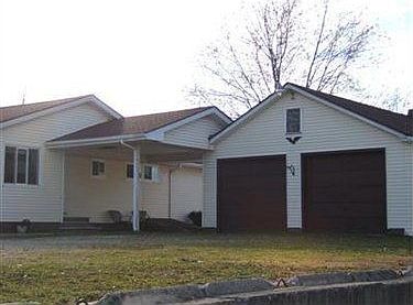 3rd image of 7401 Beeson St