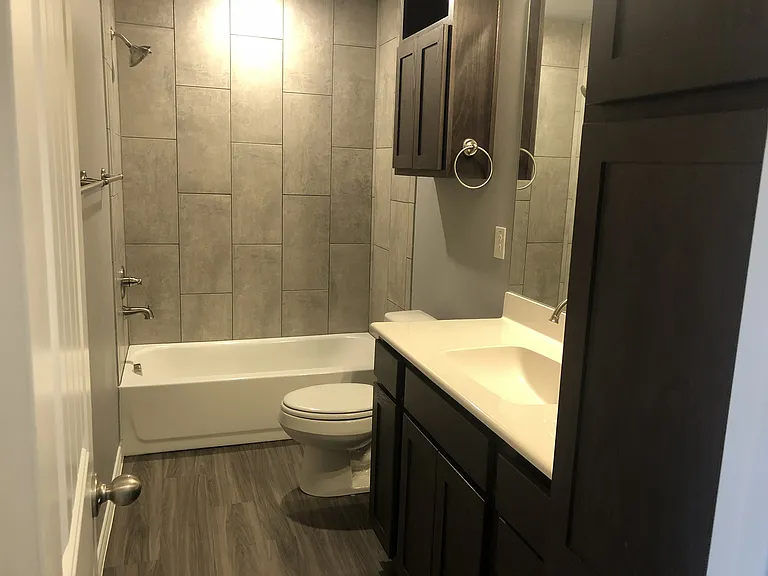 1818 Castroville Trl #B — Photo 10